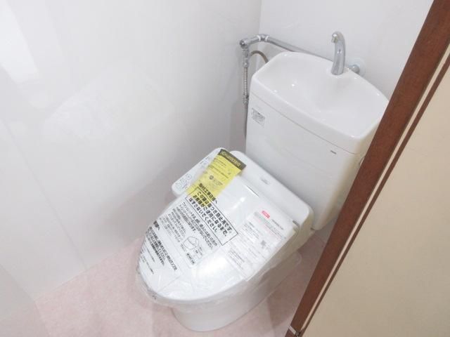 【トイレ】　WC温水洗浄便座機能付き）