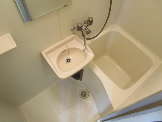 【バス】　洗面台付のバスルーム