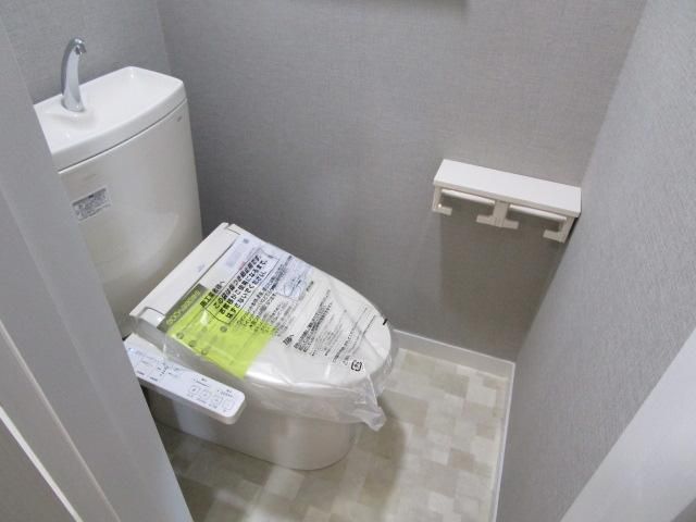 【トイレ】　WC温水洗浄便座機能新規設置いたしました