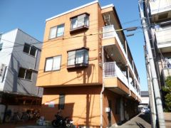 �����s�{���s������1���ڂ̃}���V�����̌����O��