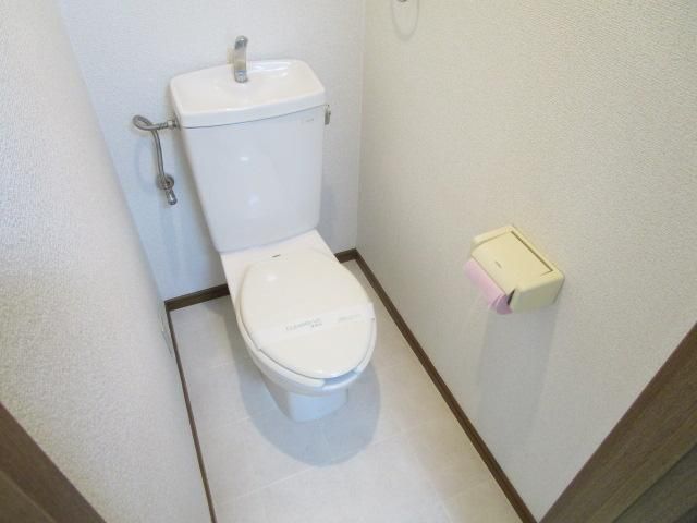 【トイレ】　使いやすいバス・トイレ別の間取り　他室参考写真