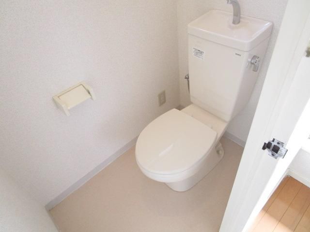 【トイレ】　トイレ　便器・床・壁すべて新品です