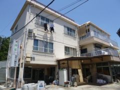 �����s�{���s������2���ڂ̃}���V�����̌����O��