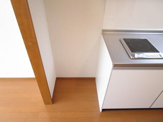 【キッチン】　キッチン横　冷蔵庫置き場