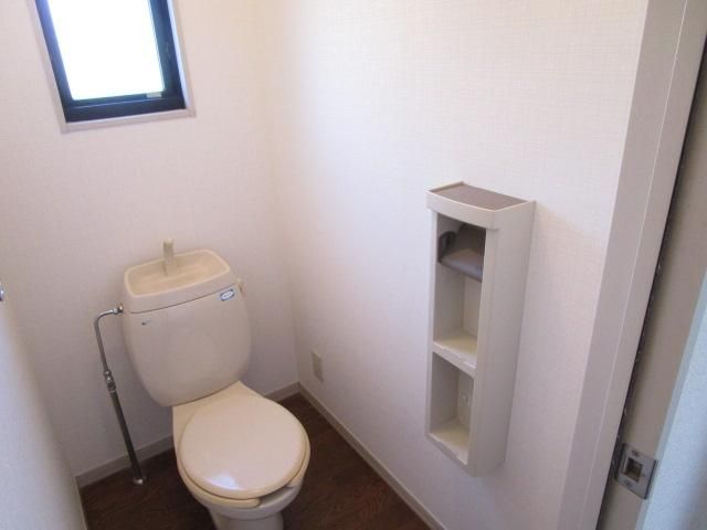 【トイレ】　バストイレ別　窓があり換気できます