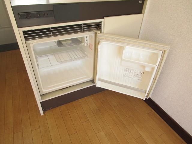 【その他設備】　キッチン　ミニ冷蔵庫あり